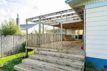 68 Valley Road, Hikurangi