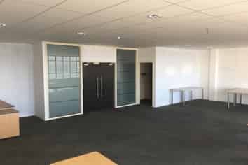 Entire floor with a view - level 2