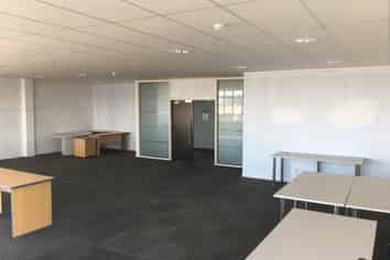 Entire floor with a view - level 2