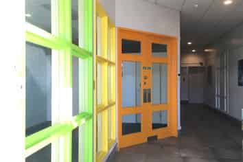 Compact with great exposure - retail or office