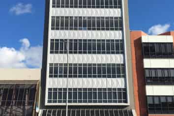 Compact with great exposure - retail or office