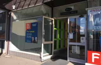 Compact with great exposure - retail or office