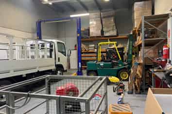 251 sqm Office / Warehouse, Wigram