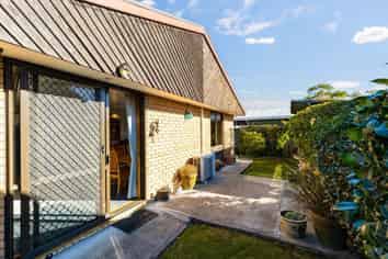 1/165 Prestons Road, Redwood