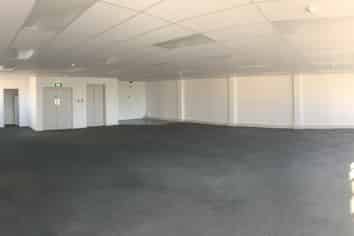 Entire floor with a view - Level 5