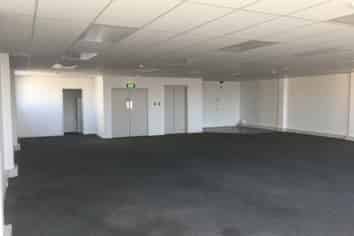 Entire floor with a view - Level 5