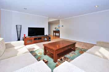 24 Silver Moon Road, Albany