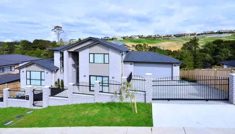 24 Silver Moon Road, Albany