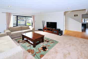 24 Silver Moon Road, Albany