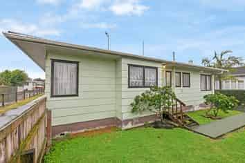 2/13 John Street, Mangere East