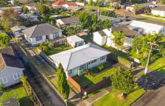 2/13 John Street, Mangere East