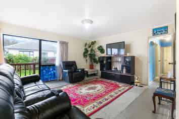 2/13 John Street, Mangere East