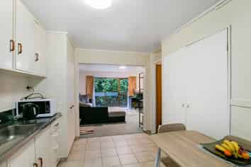 2/273 Grounsell Crescent, Belmont