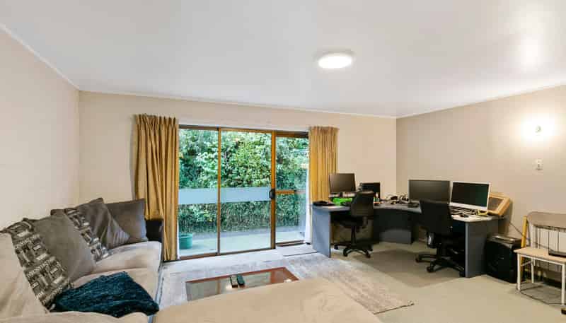 2/273 Grounsell Crescent, Belmont