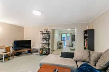 2/273 Grounsell Crescent, Belmont