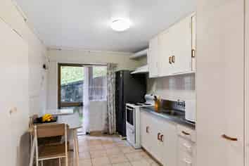 2/273 Grounsell Crescent, Belmont