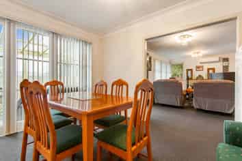 10 Lincoln Road, Manurewa East