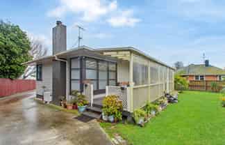 10 Lincoln Road, Manurewa East