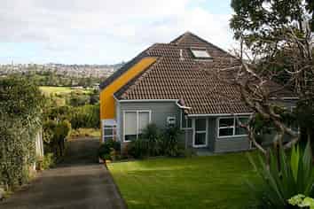 25 & 25A Awarua Crescent, Orakei