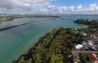 25 & 25A Awarua Crescent, Orakei