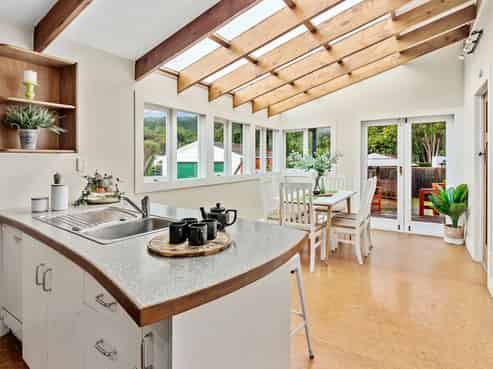 72 Hatea Drive, Regent