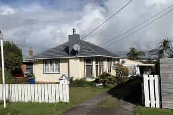 6 Strid Road, Te Atatu South