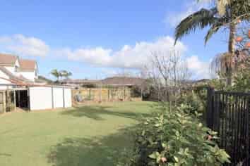 6 Strid Road, Te Atatu South