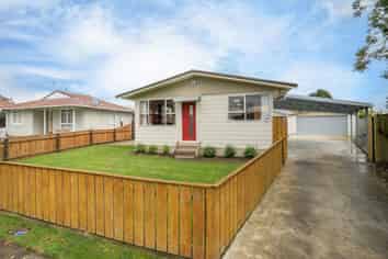 48 Amberley Avenue, Westbrook