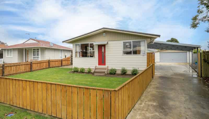 48 Amberley Avenue, Westbrook