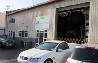 Affordable high stud warehouse/office