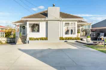 18 Wellesley Road, Mangere Bridge