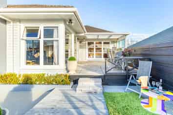 18 Wellesley Road, Mangere Bridge