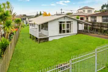 1 Rickards Place, New Lynn