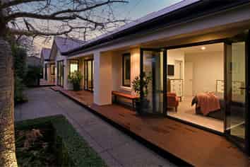 22 Pohutukawa Crescent, Parklands