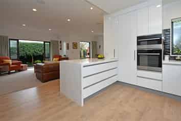 22 Pohutukawa Crescent, Parklands