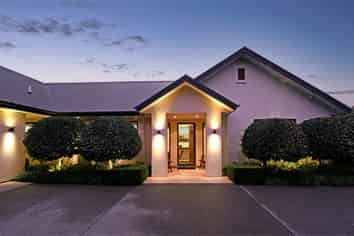 22 Pohutukawa Crescent, Parklands