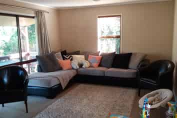 31 Amanda Avenue, Dinsdale