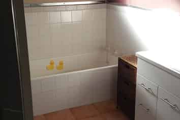 31 Amanda Avenue, Dinsdale