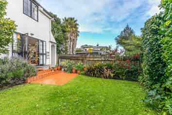 1/4 Whitworth Road, Mount Eden