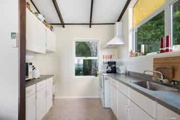 7a The Glade, Algies Bay