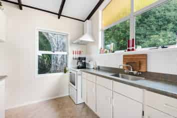 7a The Glade, Algies Bay