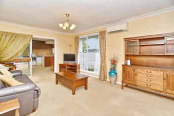 2/1 Larkhill Place, Russley