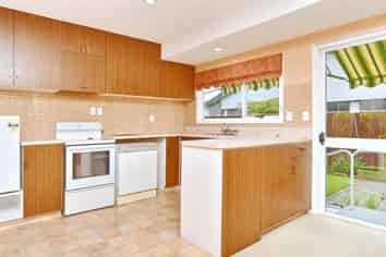 2/1 Larkhill Place, Russley