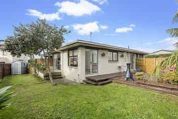 2/15 Riverview Road, Panmure