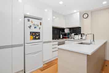 109/10 Lion Place, Epsom