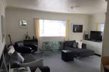 1/14 Burns Street, Westown