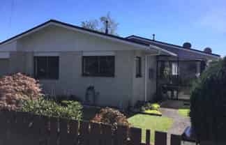 1/14 Burns Street, Westown