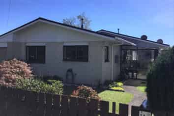 1/14 Burns Street, Westown