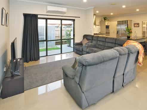 2 Fasham Lane, Huntington