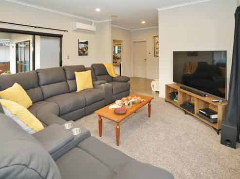 2 Fasham Lane, Huntington